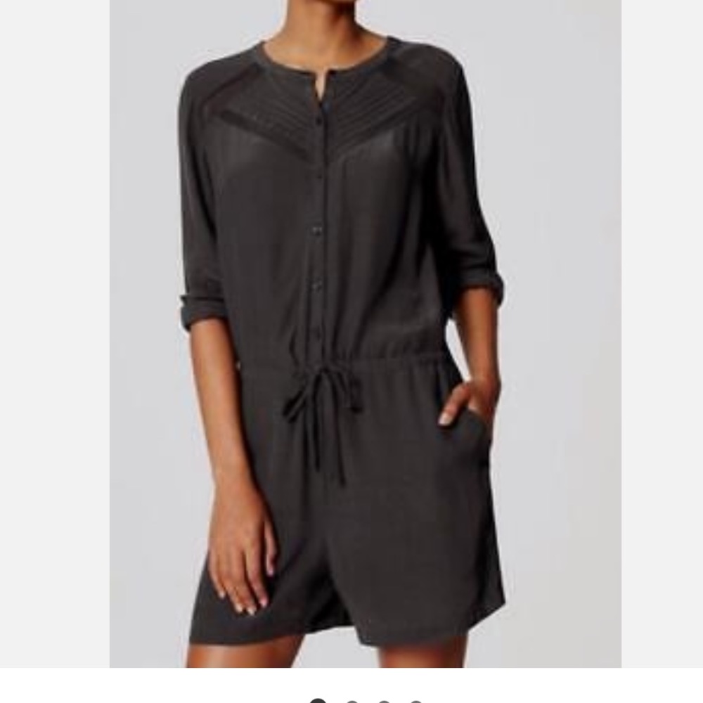 Loft Ann Taylor Gray Shorts Romper 
 Size Small